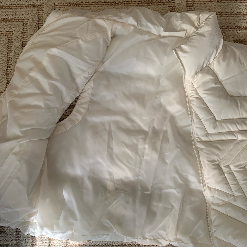 Women's Star Puff Vest - Picture 6 of 6